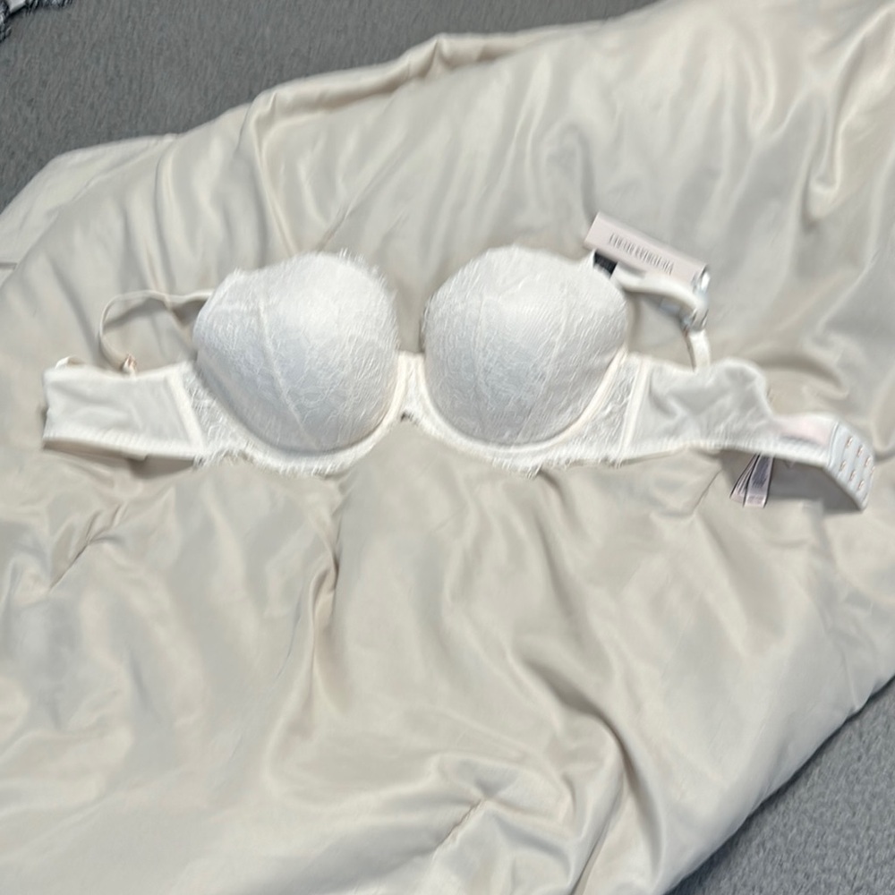 White Lace Strapless Bra